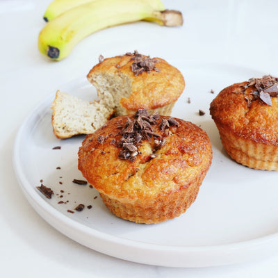 Svampede glutenfri bananmuffins uden mælk og raffineret sukker